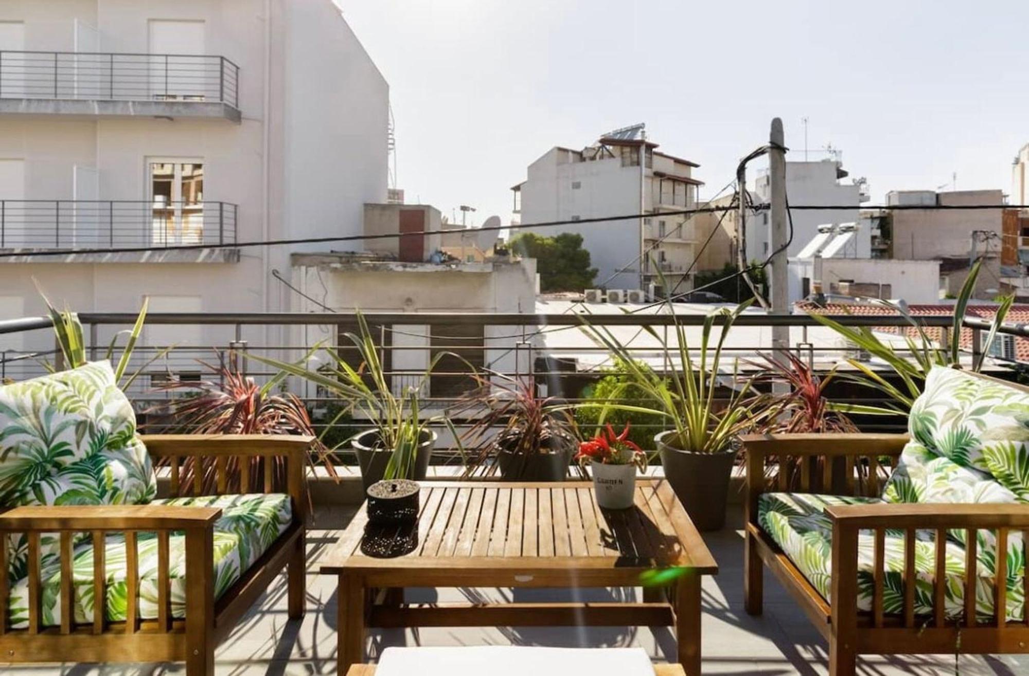 Apartamento Stylish Boutique Loft With Private Balcony Atenas Exterior foto