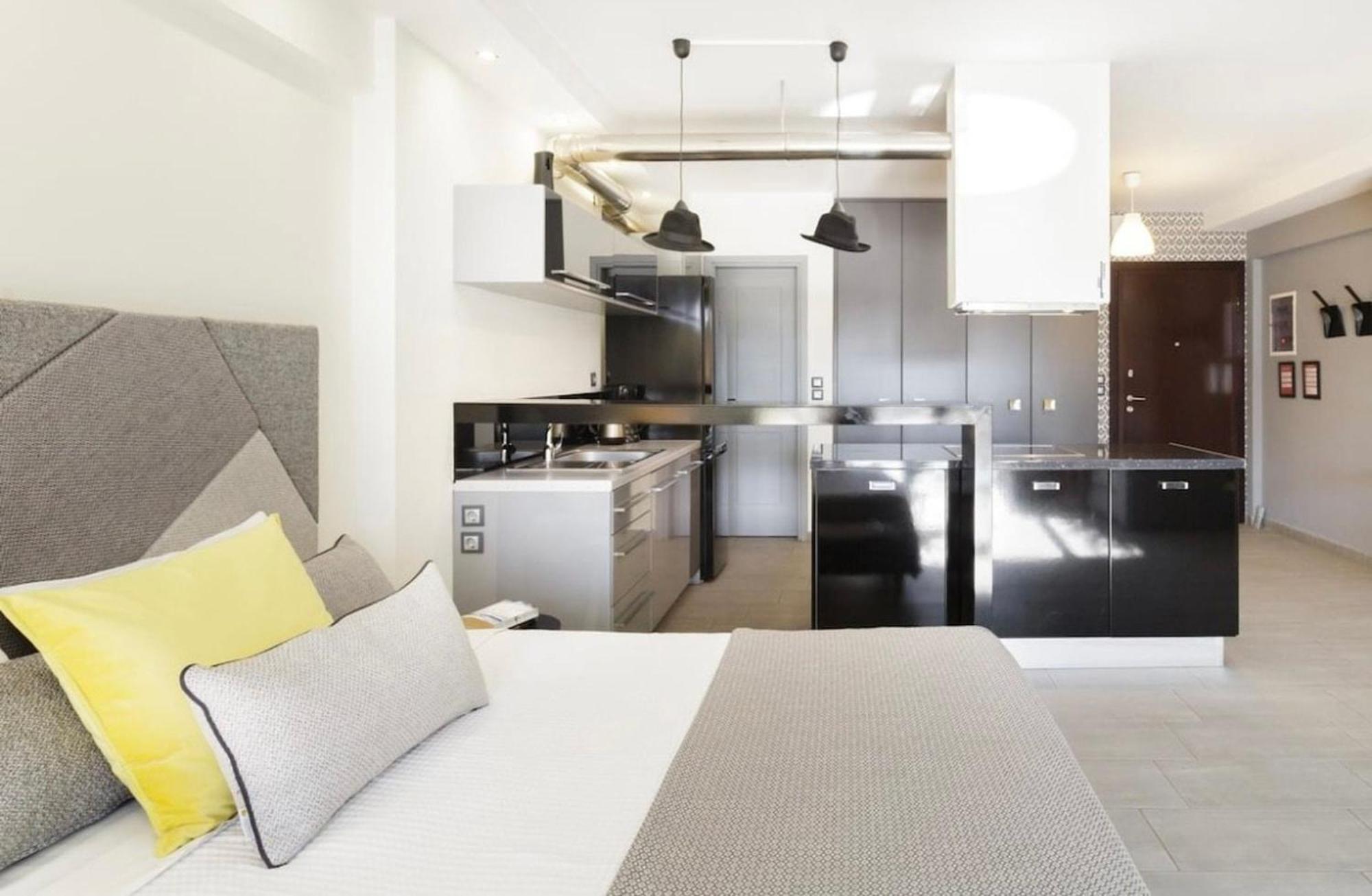 Apartamento Stylish Boutique Loft With Private Balcony Atenas Exterior foto