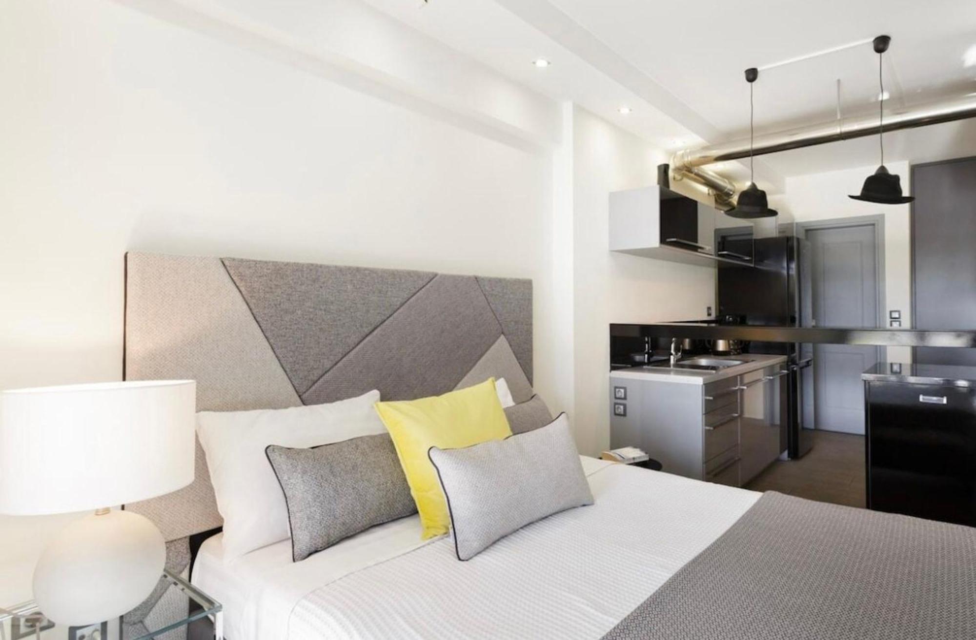 Apartamento Stylish Boutique Loft With Private Balcony Atenas Exterior foto