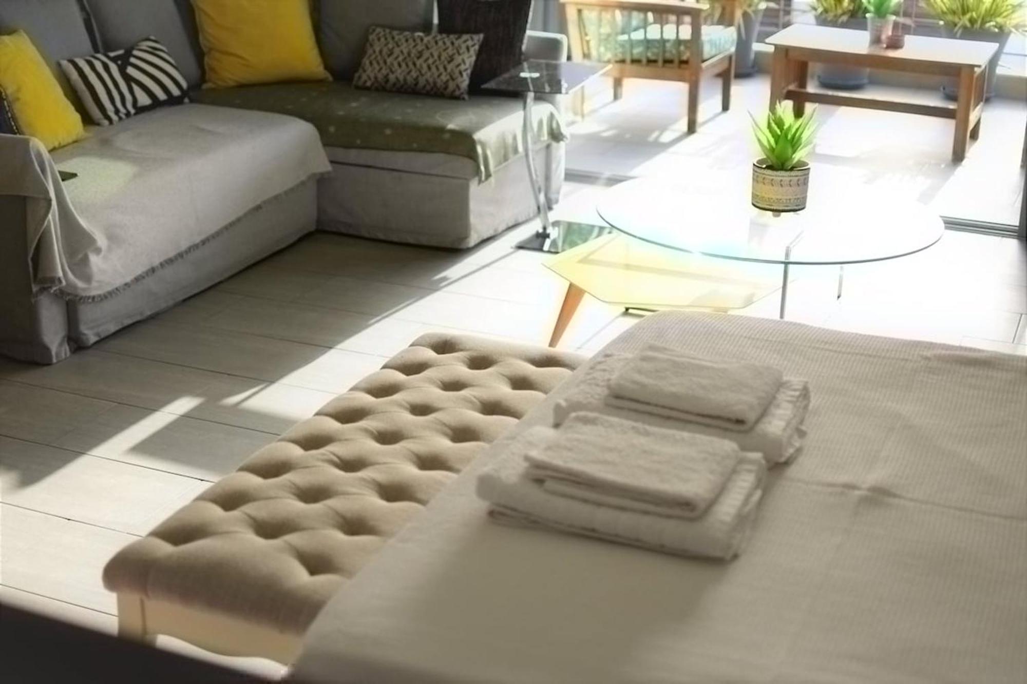 Apartamento Stylish Boutique Loft With Private Balcony Atenas Exterior foto